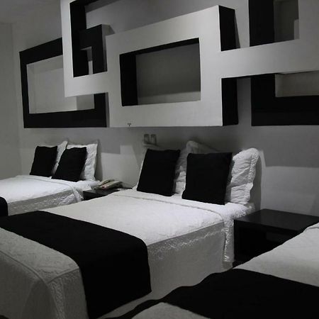 Hotel Dluxe 圣胡安－德洛斯拉戈斯 外观 照片