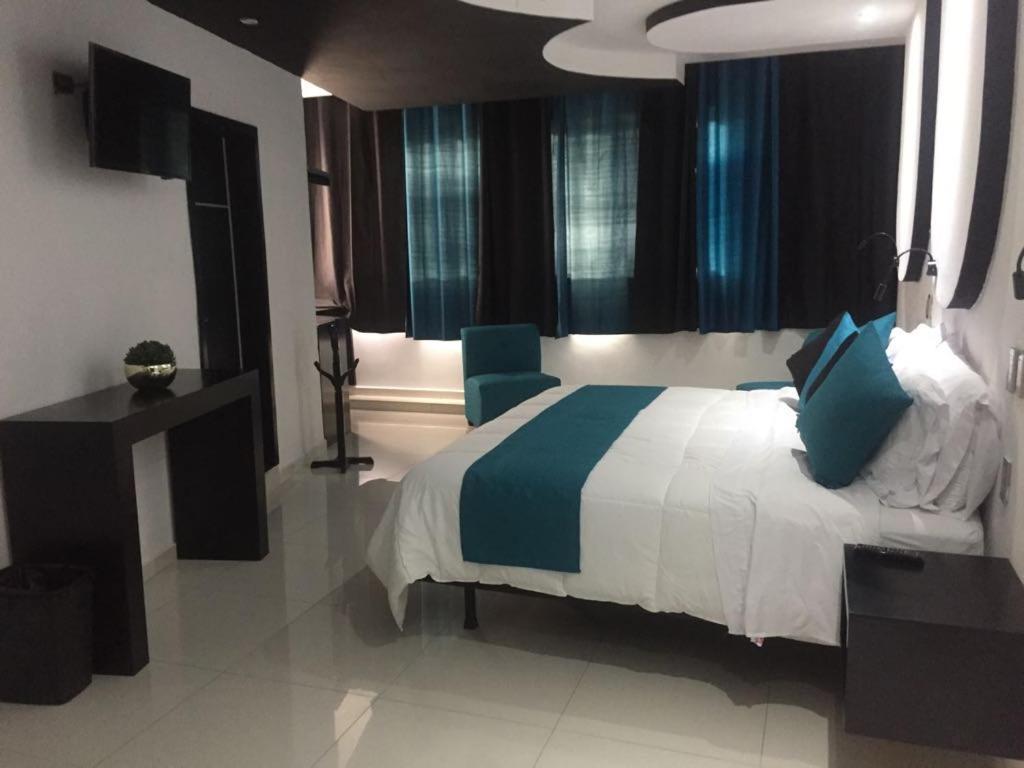 Hotel Dluxe 圣胡安－德洛斯拉戈斯 外观 照片