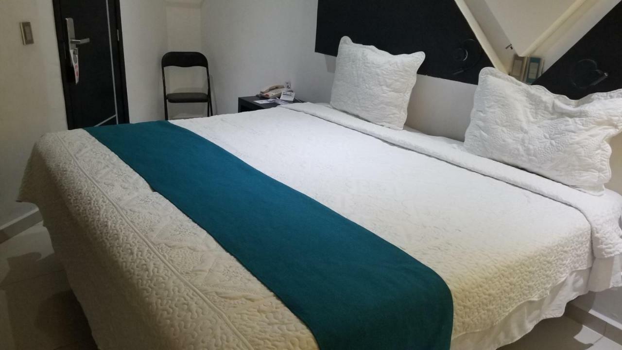 Hotel Dluxe 圣胡安－德洛斯拉戈斯 外观 照片
