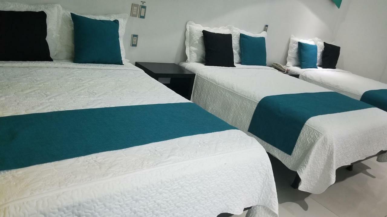 Hotel Dluxe 圣胡安－德洛斯拉戈斯 外观 照片