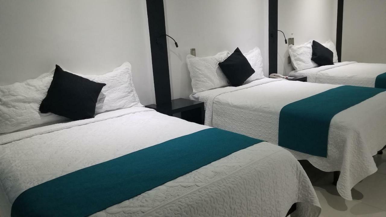 Hotel Dluxe 圣胡安－德洛斯拉戈斯 外观 照片