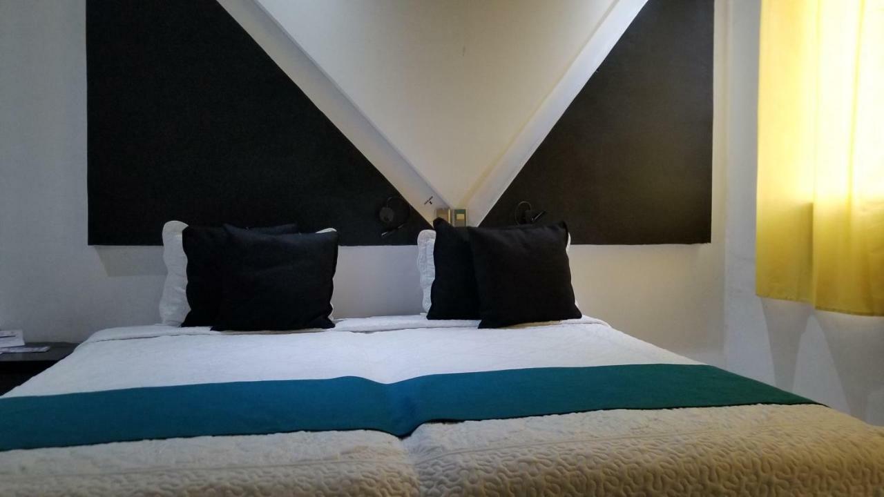 Hotel Dluxe 圣胡安－德洛斯拉戈斯 外观 照片