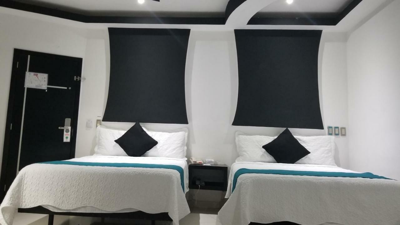 Hotel Dluxe 圣胡安－德洛斯拉戈斯 外观 照片