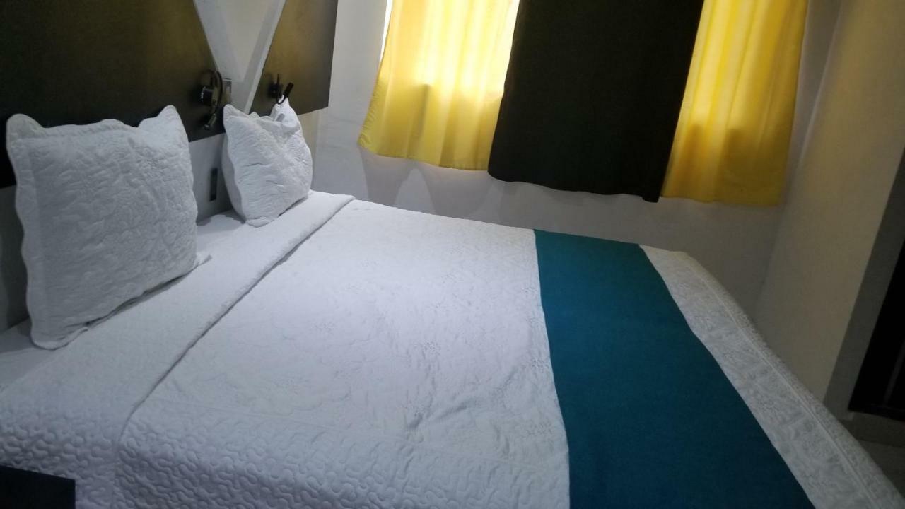 Hotel Dluxe 圣胡安－德洛斯拉戈斯 外观 照片