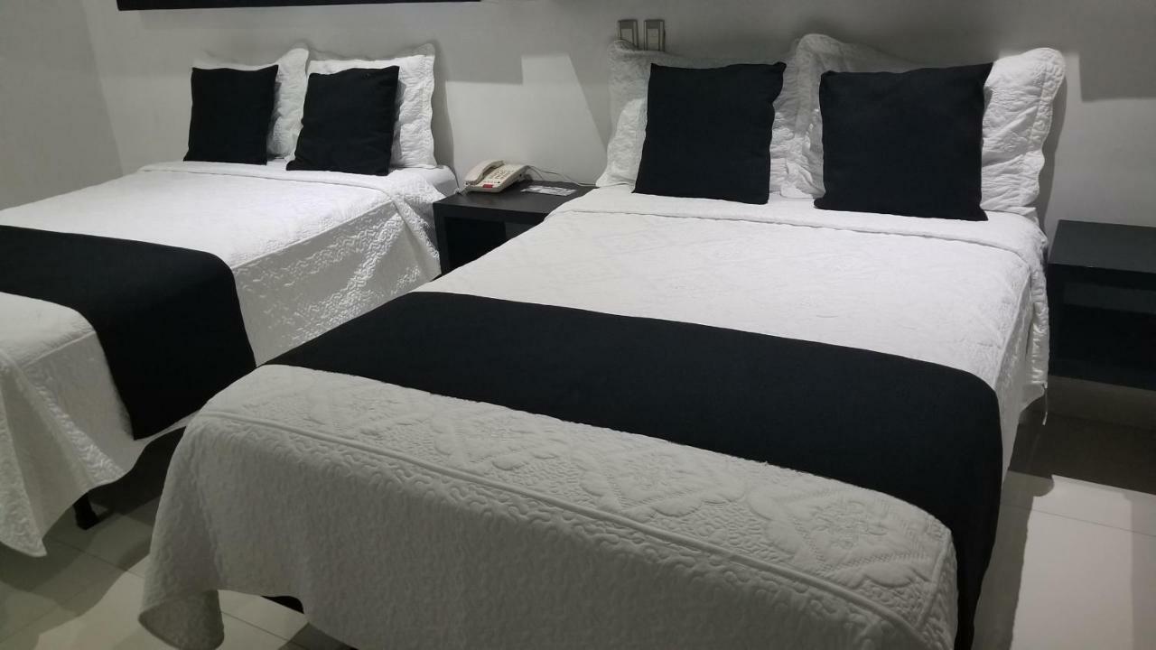 Hotel Dluxe 圣胡安－德洛斯拉戈斯 外观 照片